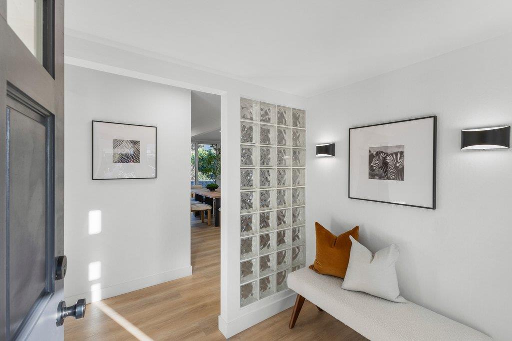 Detail Gallery Image 8 of 63 For 1484 Kingfisher Way, Sunnyvale,  CA 94087 - 3 Beds | 2 Baths