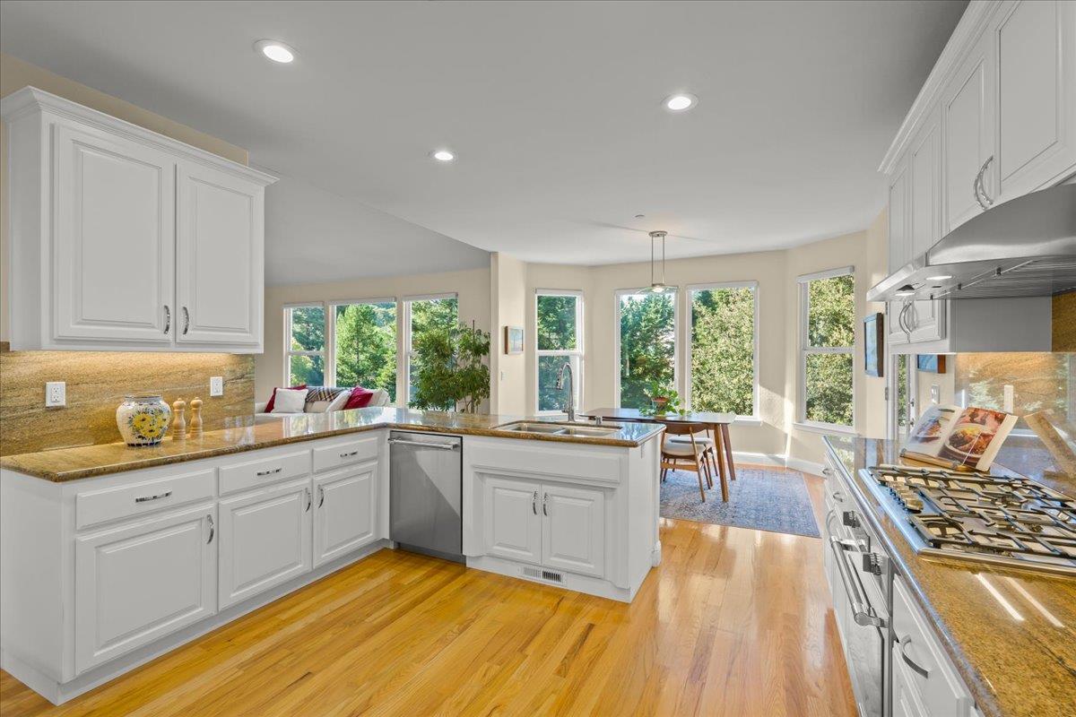 Detail Gallery Image 14 of 58 For 2045 Rockrose Ct, Gilroy,  CA 95020 - 4 Beds | 2/1 Baths