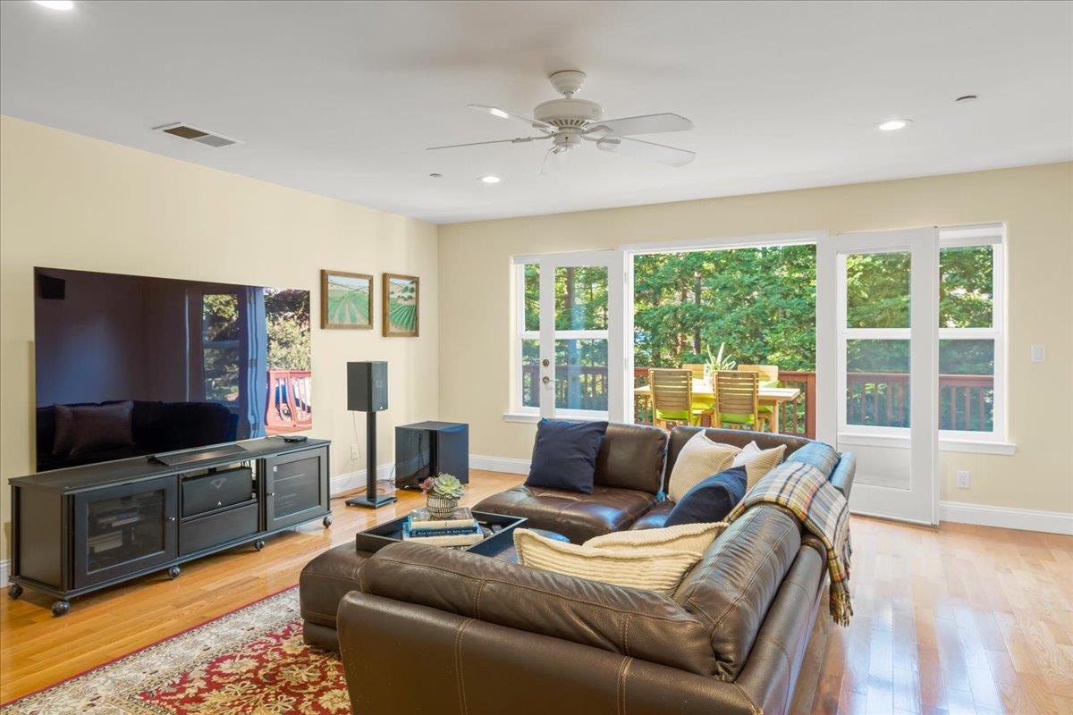 Detail Gallery Image 35 of 58 For 2045 Rockrose Ct, Gilroy,  CA 95020 - 4 Beds | 2/1 Baths