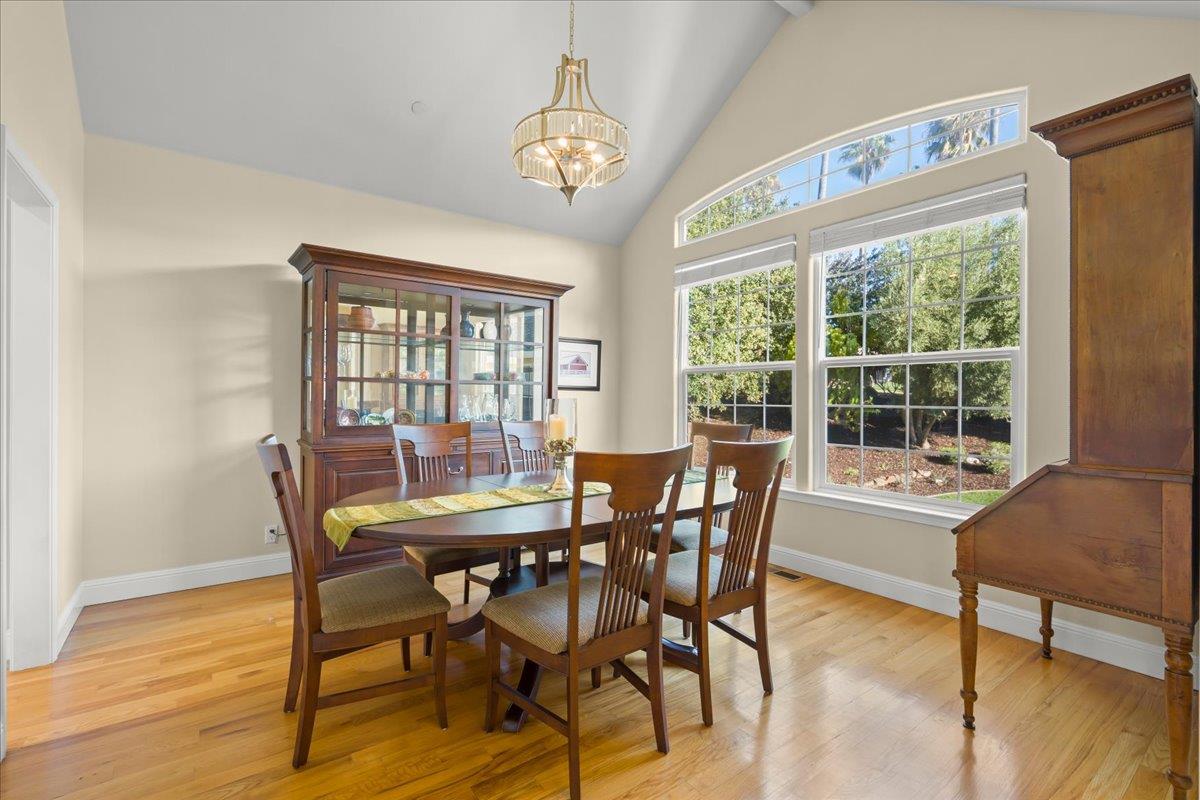 Detail Gallery Image 6 of 58 For 2045 Rockrose Ct, Gilroy,  CA 95020 - 4 Beds | 2/1 Baths