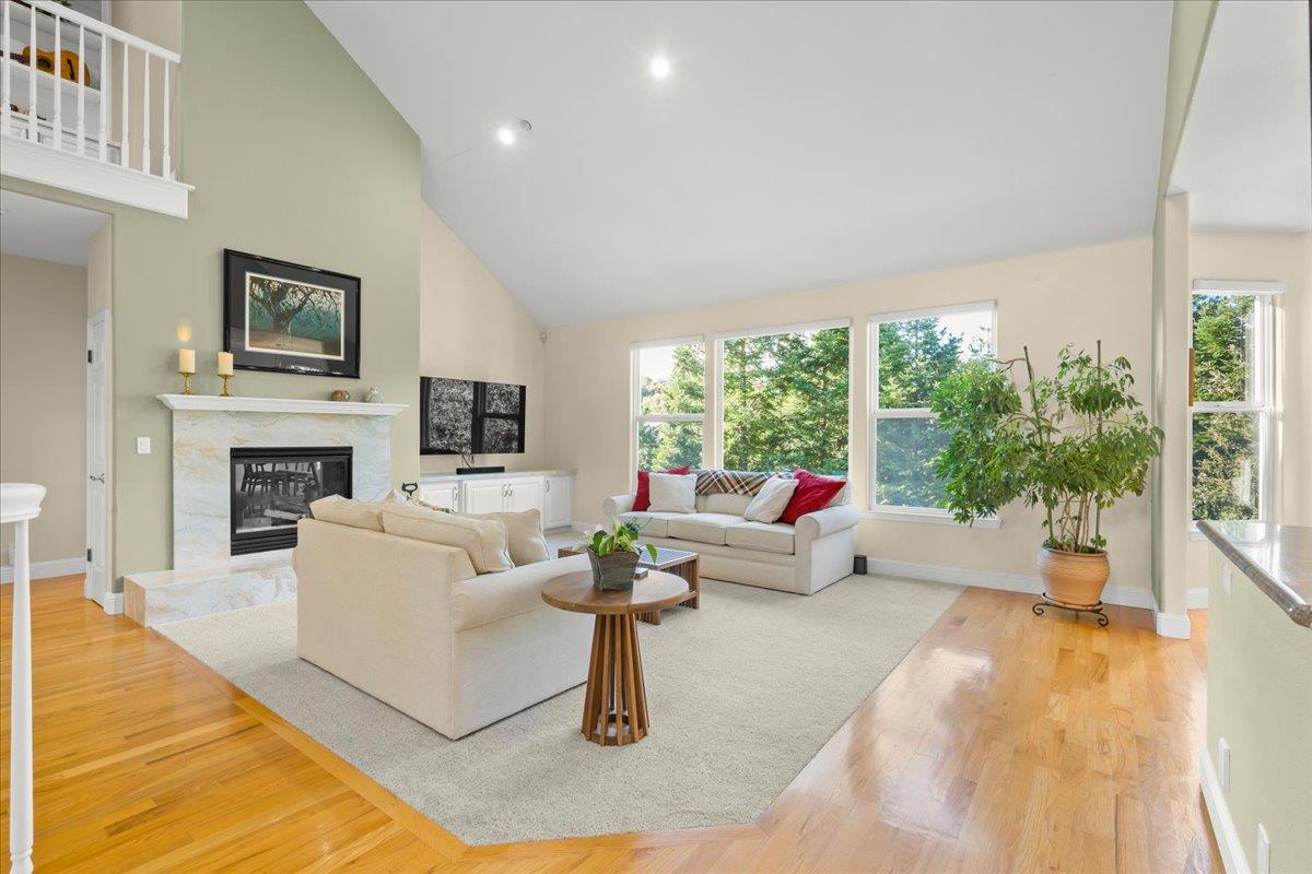 Detail Gallery Image 7 of 58 For 2045 Rockrose Ct, Gilroy,  CA 95020 - 4 Beds | 2/1 Baths