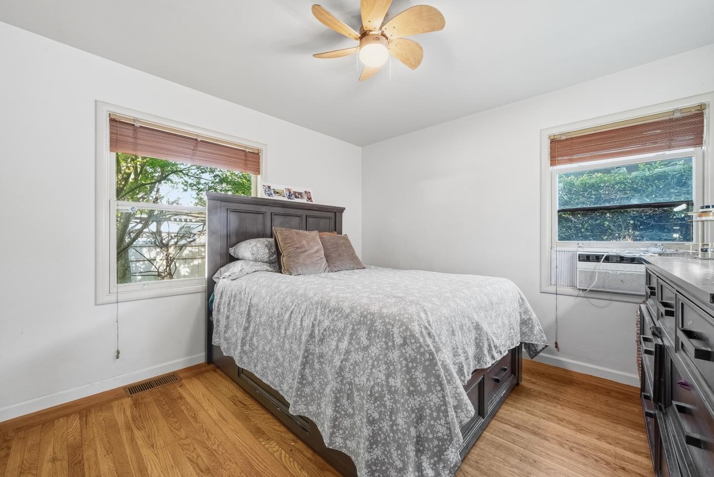 Detail Gallery Image 15 of 38 For 2034 Addison Ave, East Palo Alto,  CA 94303 - 2 Beds | 1 Baths