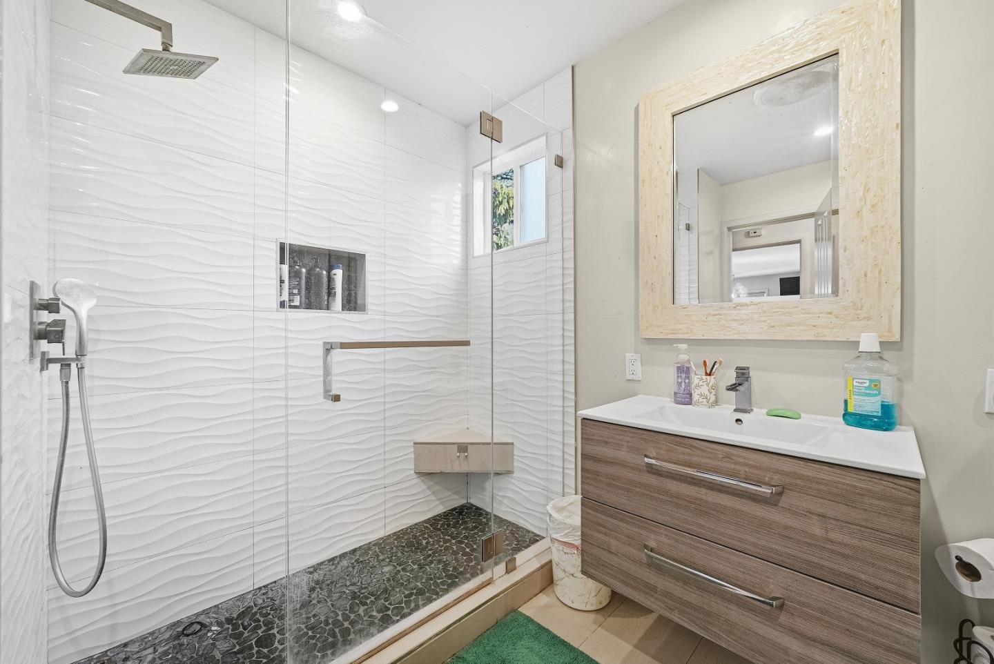 Detail Gallery Image 19 of 38 For 2034 Addison Ave, East Palo Alto,  CA 94303 - 2 Beds | 1 Baths