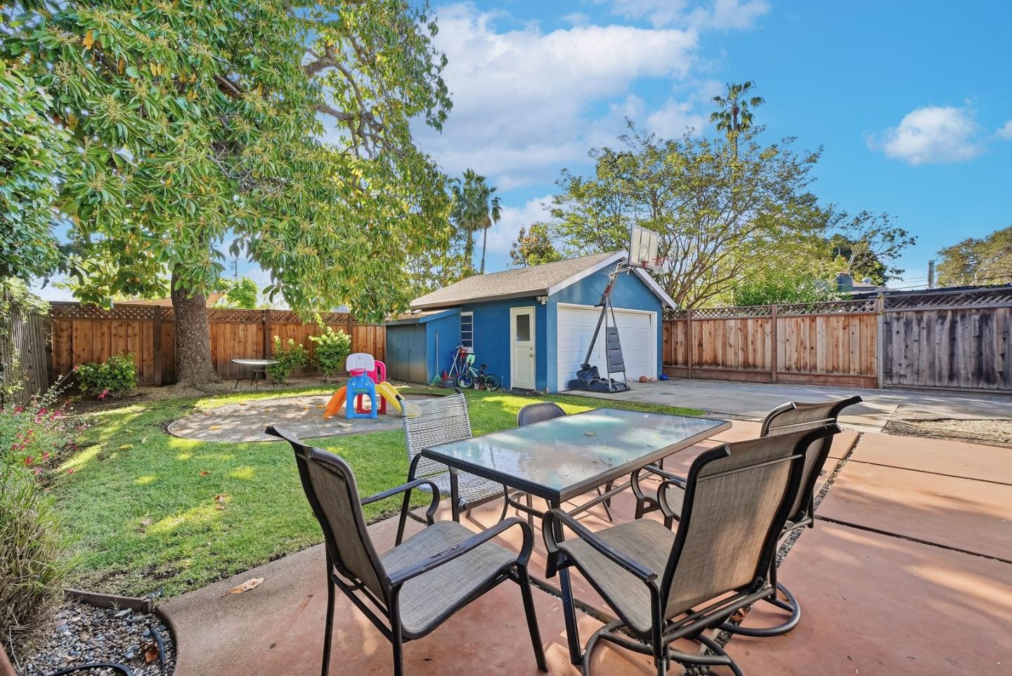 Detail Gallery Image 30 of 38 For 2034 Addison Ave, East Palo Alto,  CA 94303 - 2 Beds | 1 Baths