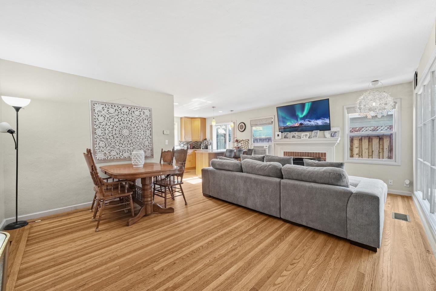 Detail Gallery Image 6 of 38 For 2034 Addison Ave, East Palo Alto,  CA 94303 - 2 Beds | 1 Baths