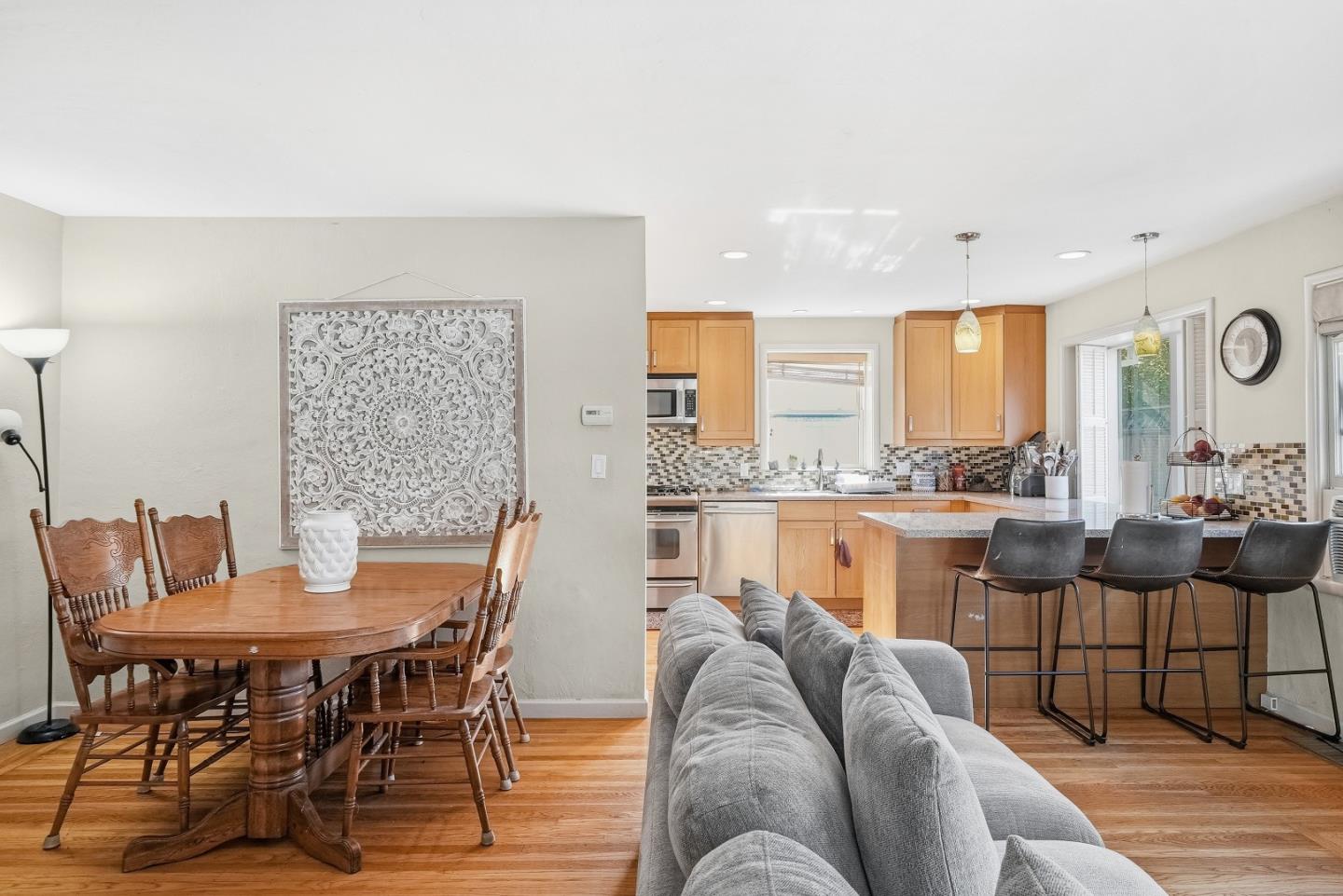 Detail Gallery Image 7 of 38 For 2034 Addison Ave, East Palo Alto,  CA 94303 - 2 Beds | 1 Baths