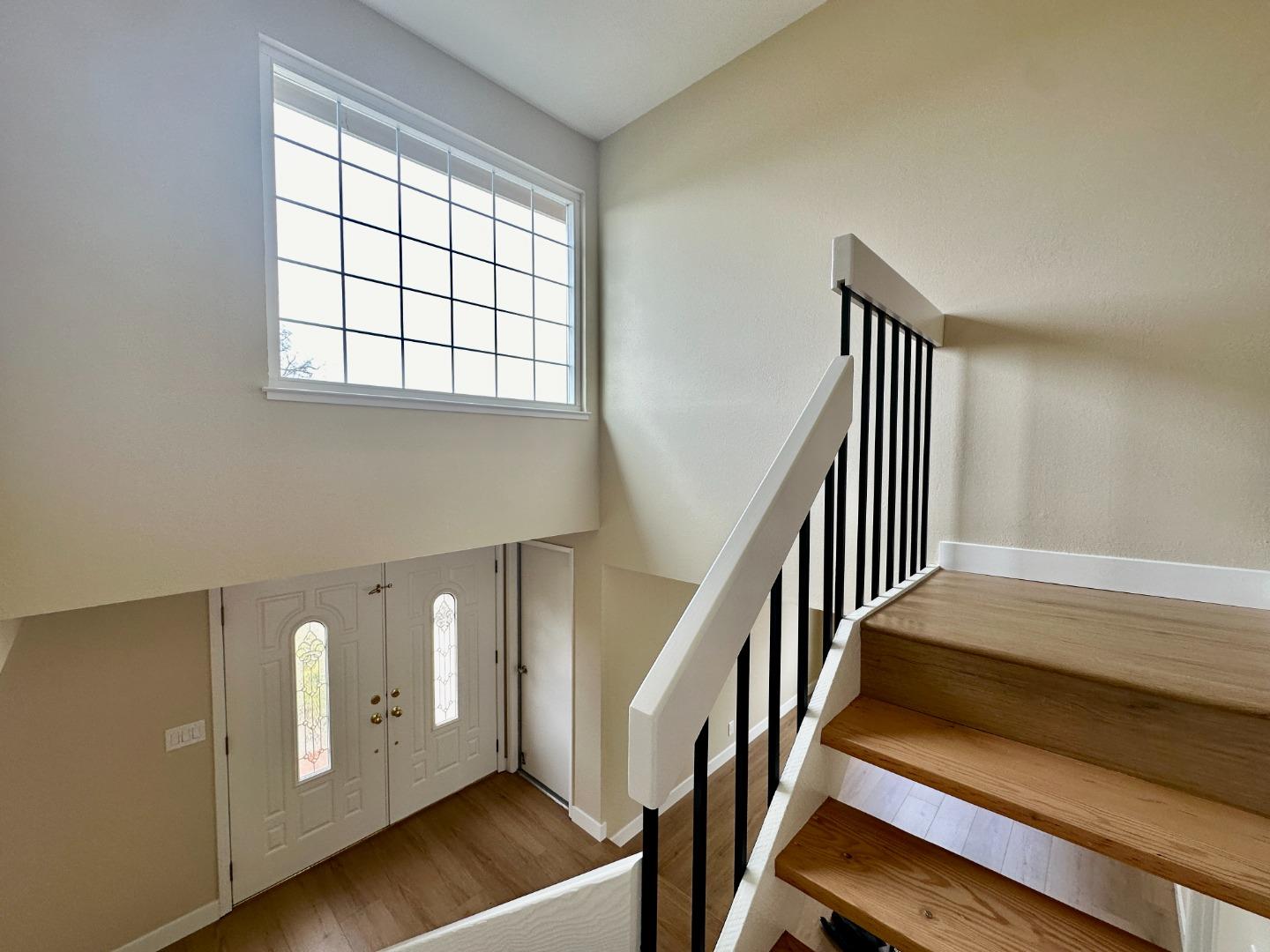 Detail Gallery Image 5 of 43 For 4648 Michelle Ct, Union City,  CA 94587 - 4 Beds | 2/1 Baths