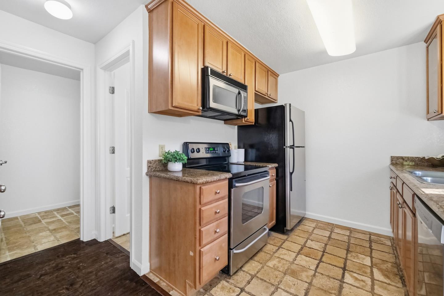 Detail Gallery Image 11 of 34 For 2250 Monroe St #127,  Santa Clara,  CA 95050 - 1 Beds | 1 Baths
