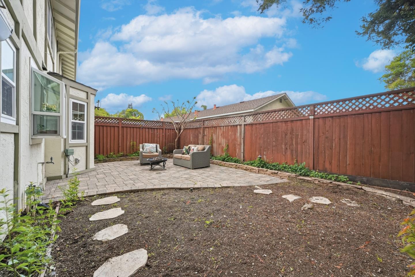 Detail Gallery Image 31 of 55 For 38 Devonshire Ave #6,  Mountain View,  CA 94043 - 3 Beds | 2/1 Baths