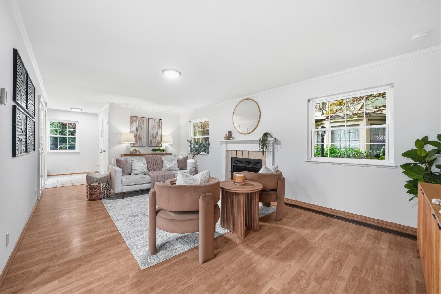 Detail Gallery Image 4 of 55 For 38 Devonshire Ave #6,  Mountain View,  CA 94043 - 3 Beds | 2/1 Baths