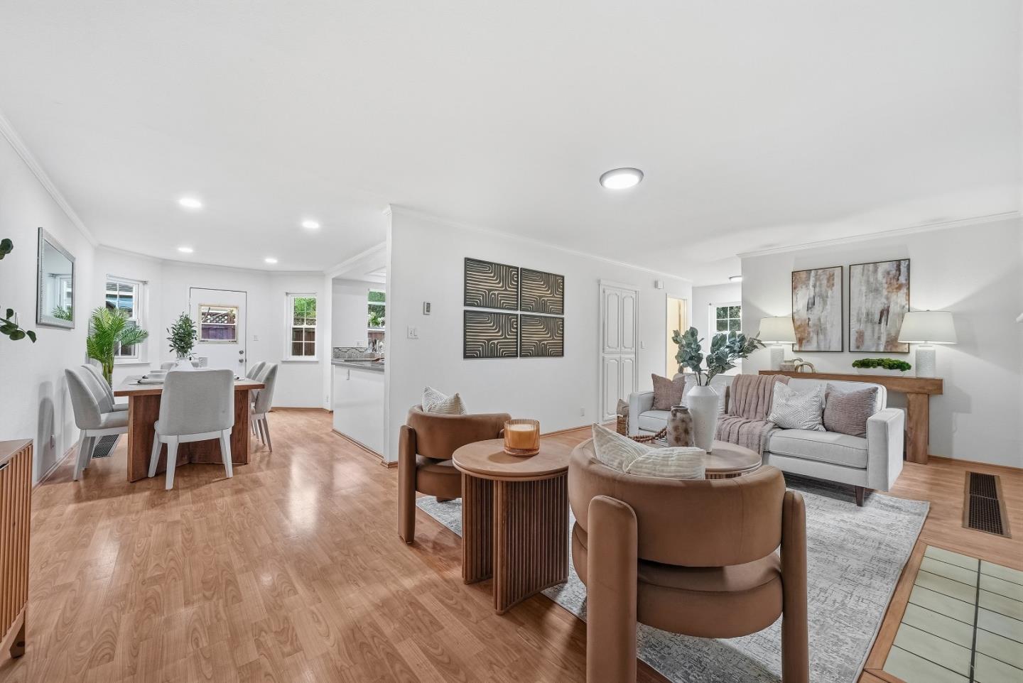 Detail Gallery Image 5 of 55 For 38 Devonshire Ave #6,  Mountain View,  CA 94043 - 3 Beds | 2/1 Baths