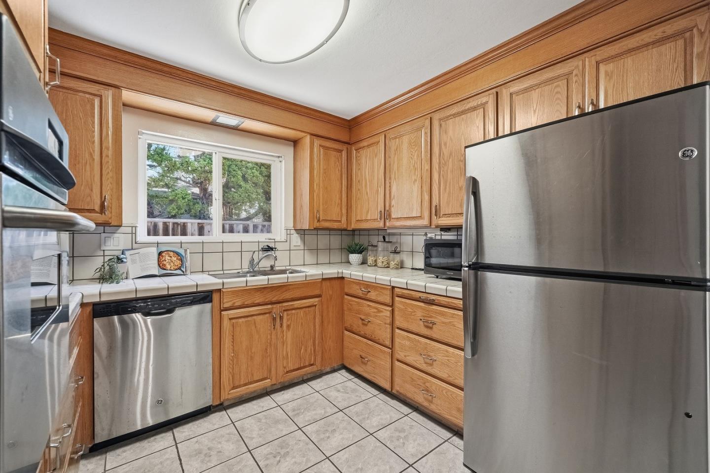 Detail Gallery Image 12 of 38 For 1451 Tyler Park Way, Mountain View,  CA 94040 - – Beds | – Baths