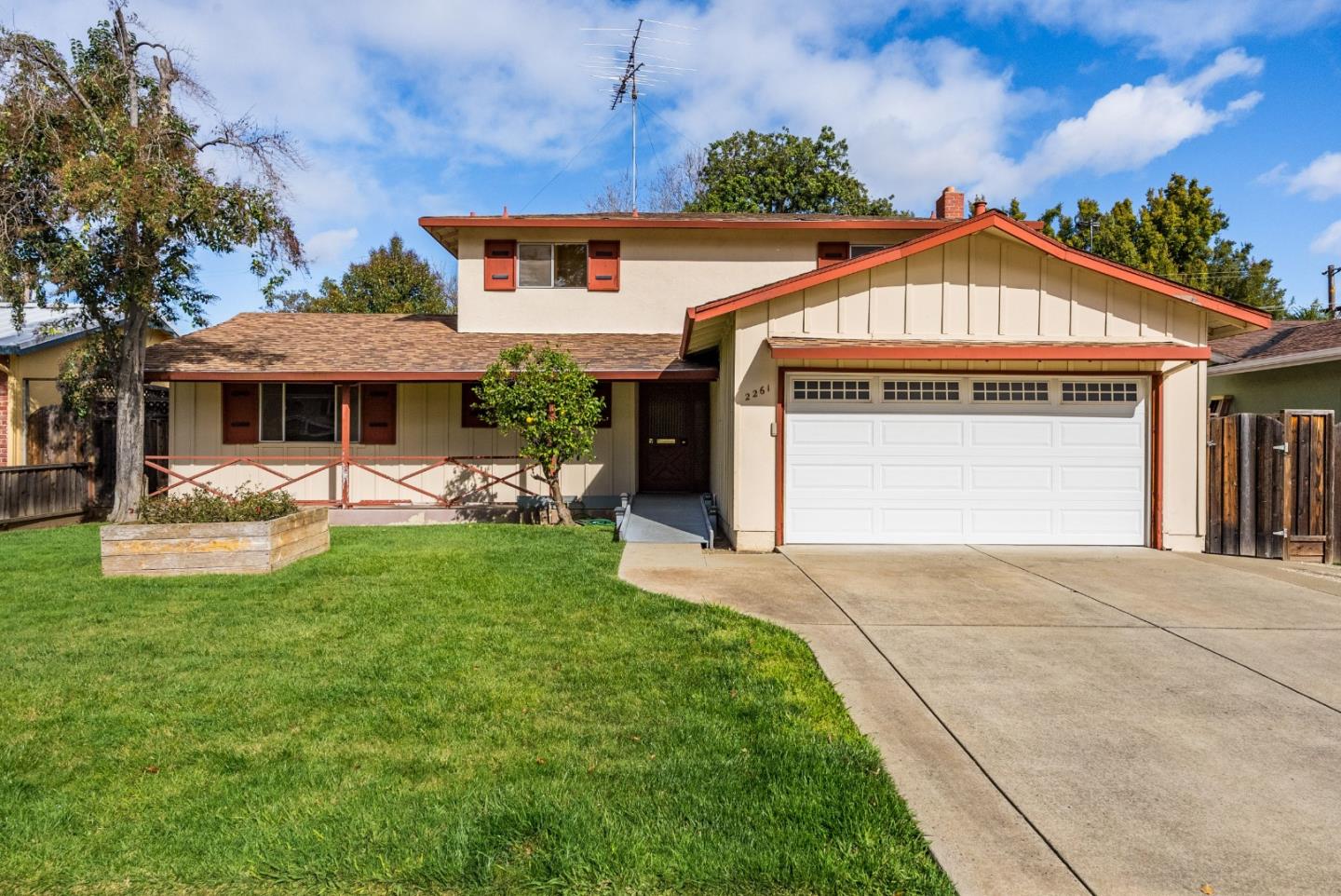 Detail Gallery Image 3 of 59 For 2261 Central Park Dr, Campbell,  CA 95008 - 4 Beds | 2 Baths