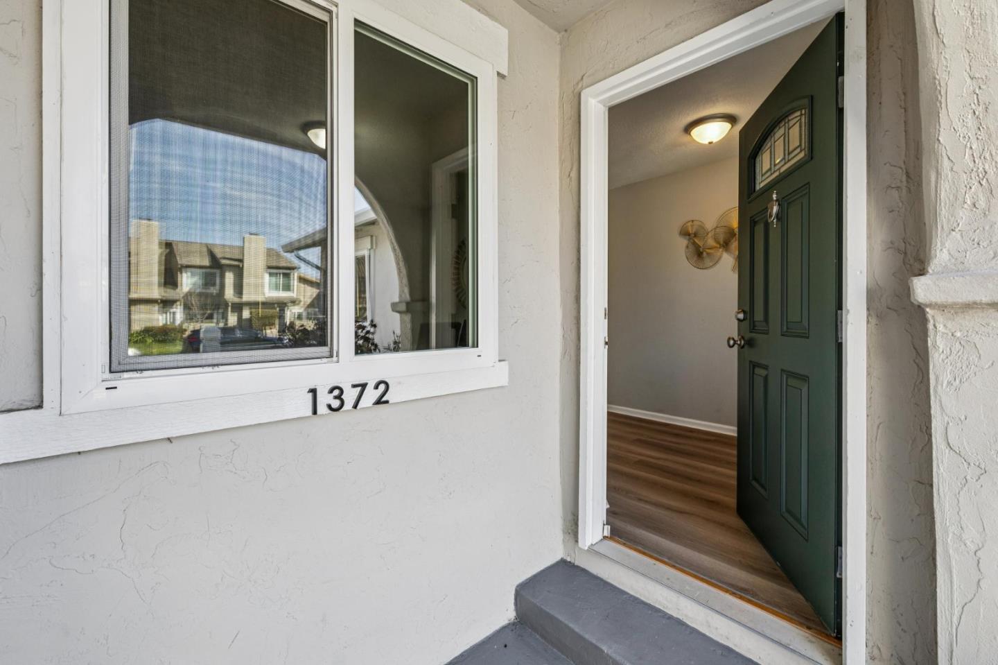 Detail Gallery Image 14 of 77 For 1372 Marlin Ave, Foster City,  CA 94404 - 5 Beds | 2 Baths
