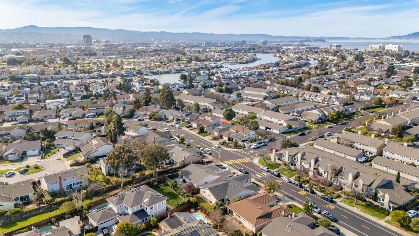 Detail Gallery Image 4 of 77 For 1372 Marlin Ave, Foster City,  CA 94404 - 5 Beds | 2 Baths