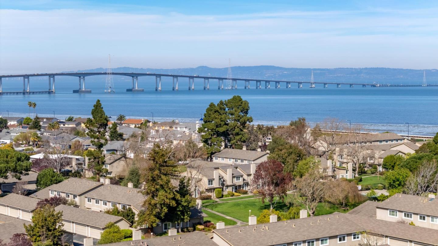 Detail Gallery Image 5 of 77 For 1372 Marlin Ave, Foster City,  CA 94404 - 5 Beds | 2 Baths