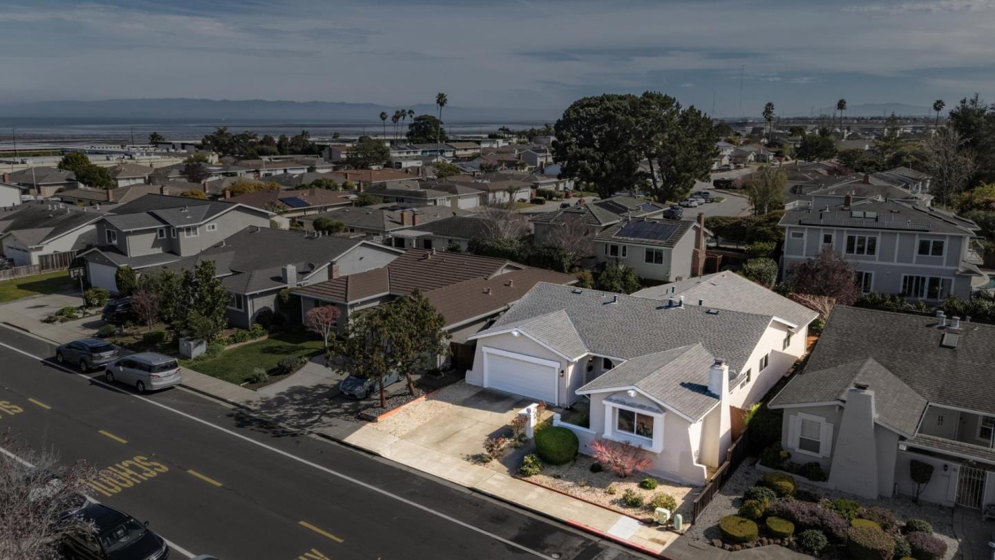 Detail Gallery Image 7 of 77 For 1372 Marlin Ave, Foster City,  CA 94404 - 5 Beds | 2 Baths