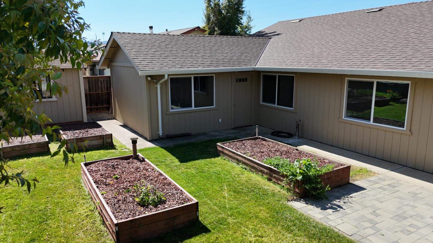 Detail Gallery Image 10 of 39 For 691 Clearview Dr, Hollister,  CA 95023 - 4 Beds | 2 Baths