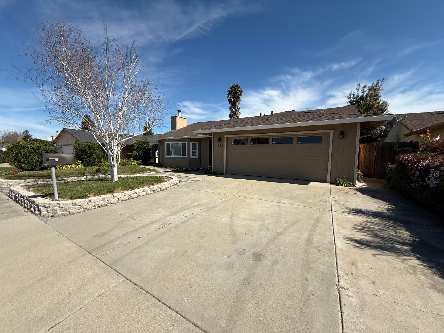 Detail Gallery Image 14 of 39 For 691 Clearview Dr, Hollister,  CA 95023 - 4 Beds | 2 Baths