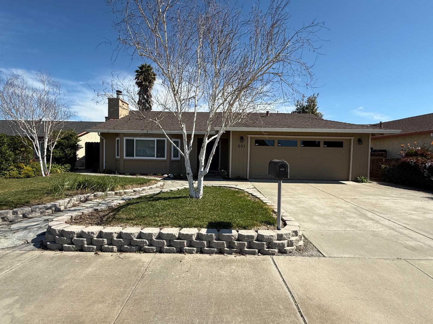 Detail Gallery Image 15 of 39 For 691 Clearview Dr, Hollister,  CA 95023 - 4 Beds | 2 Baths