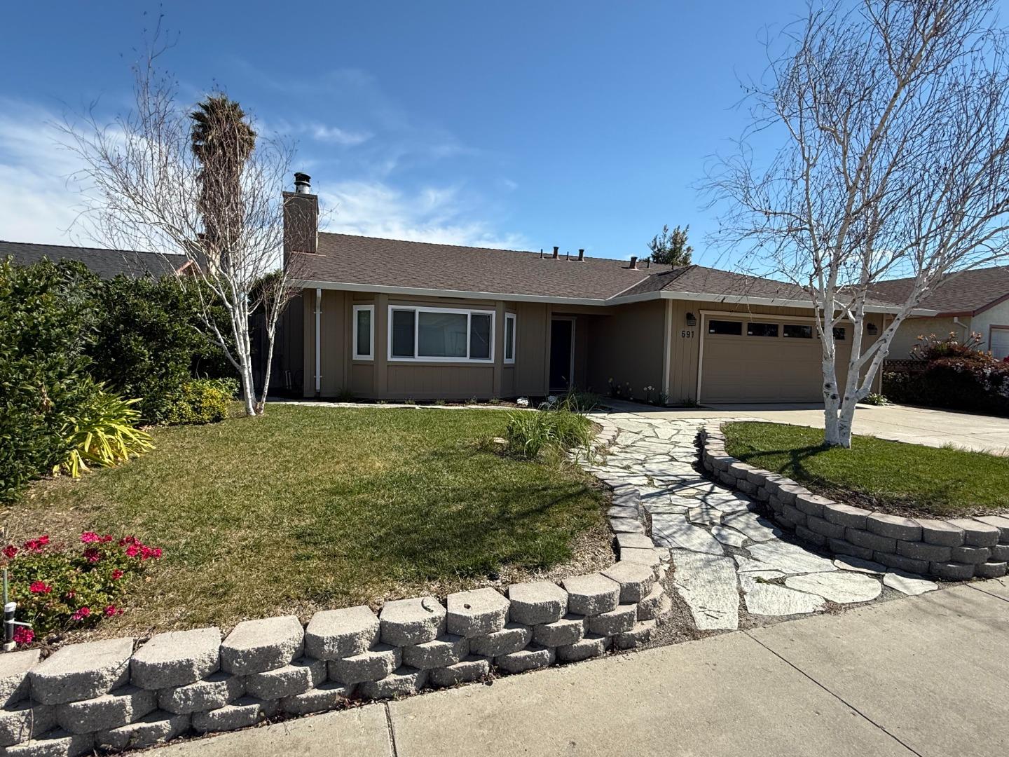 Detail Gallery Image 16 of 39 For 691 Clearview Dr, Hollister,  CA 95023 - 4 Beds | 2 Baths