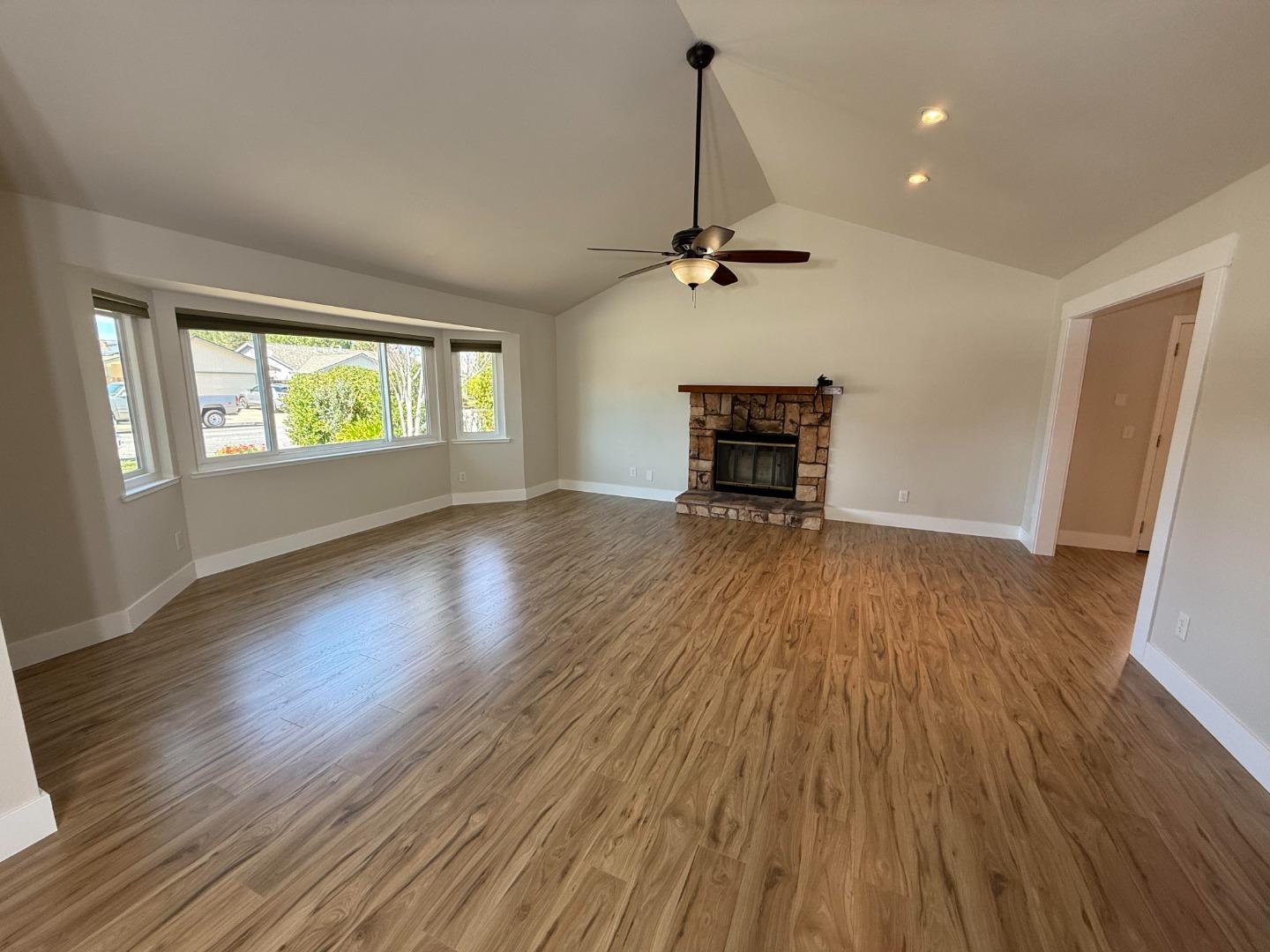 Detail Gallery Image 20 of 39 For 691 Clearview Dr, Hollister,  CA 95023 - 4 Beds | 2 Baths