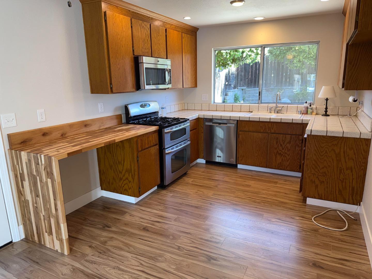 Detail Gallery Image 23 of 39 For 691 Clearview Dr, Hollister,  CA 95023 - 4 Beds | 2 Baths