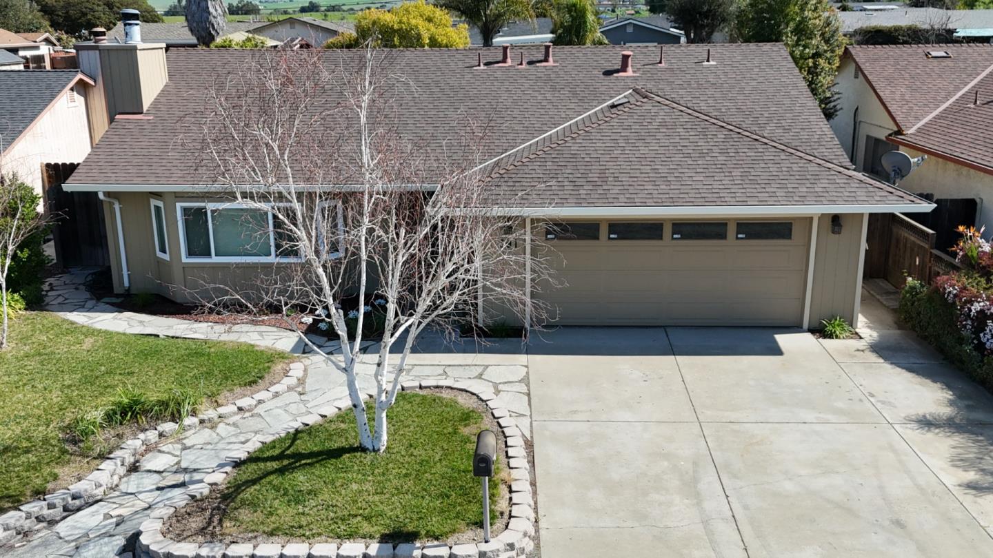 Detail Gallery Image 4 of 39 For 691 Clearview Dr, Hollister,  CA 95023 - 4 Beds | 2 Baths