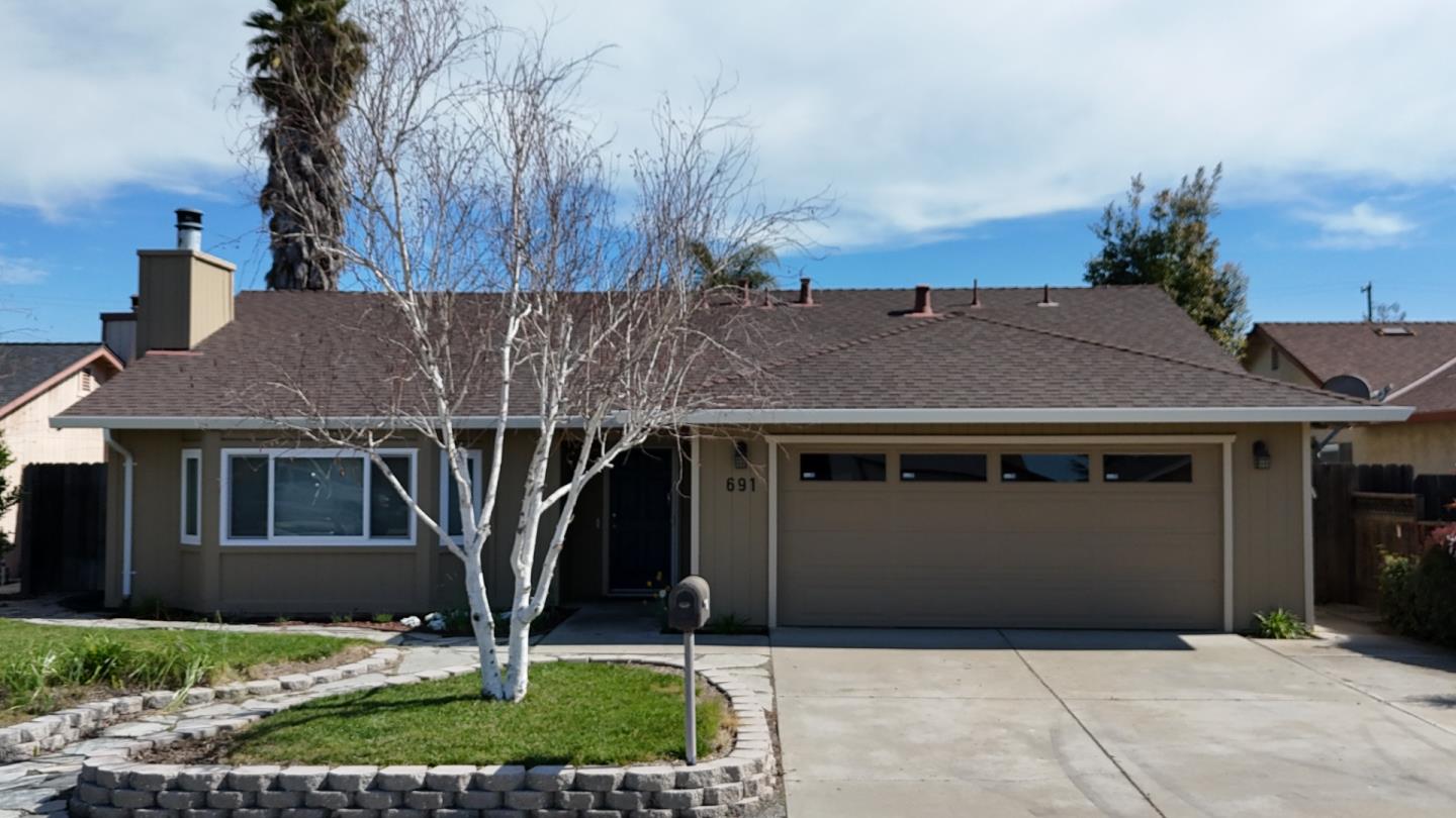 Detail Gallery Image 5 of 39 For 691 Clearview Dr, Hollister,  CA 95023 - 4 Beds | 2 Baths