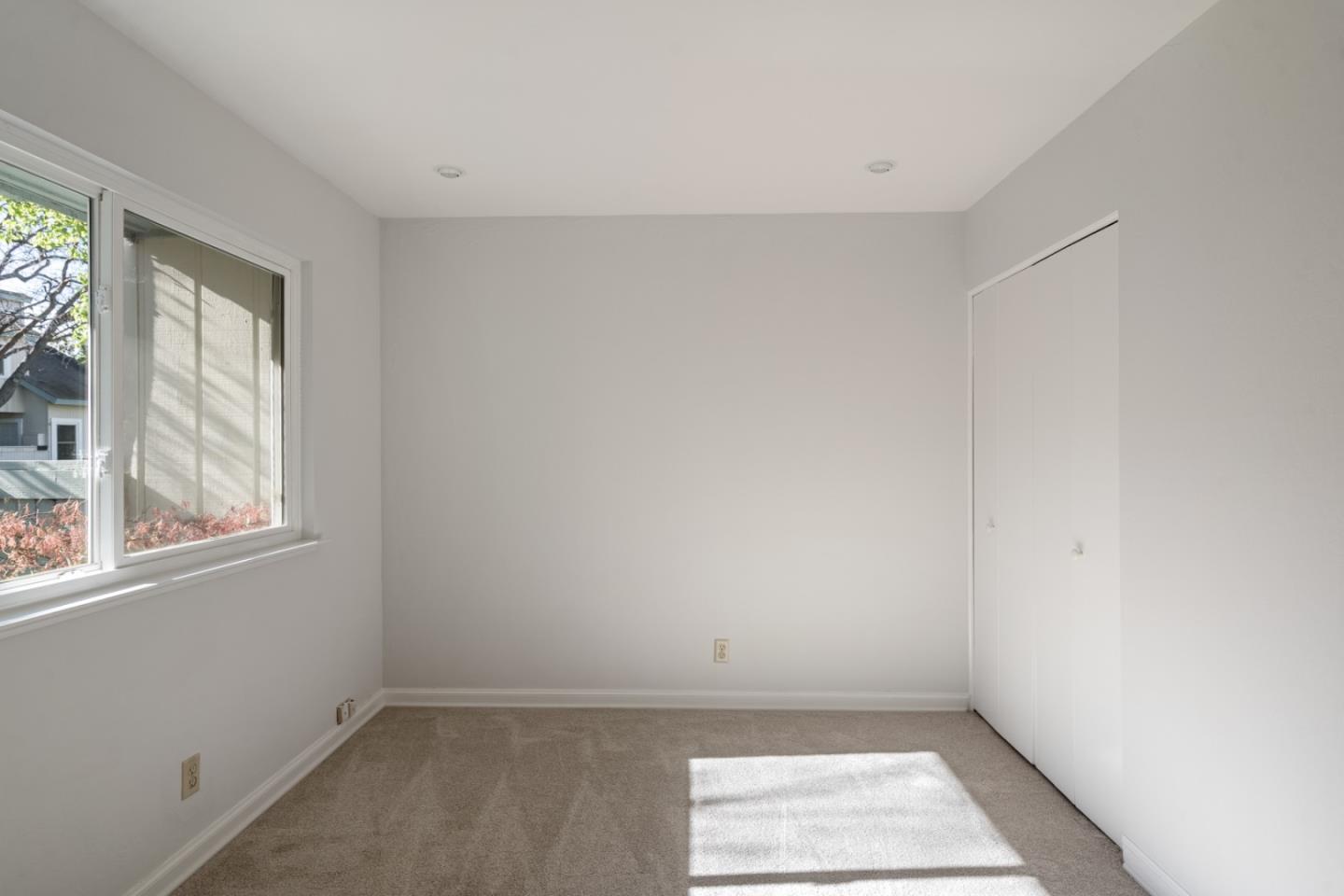 Detail Gallery Image 10 of 51 For 1023 Lark Ln, Foster City,  CA 94404 - 2 Beds | 2/1 Baths