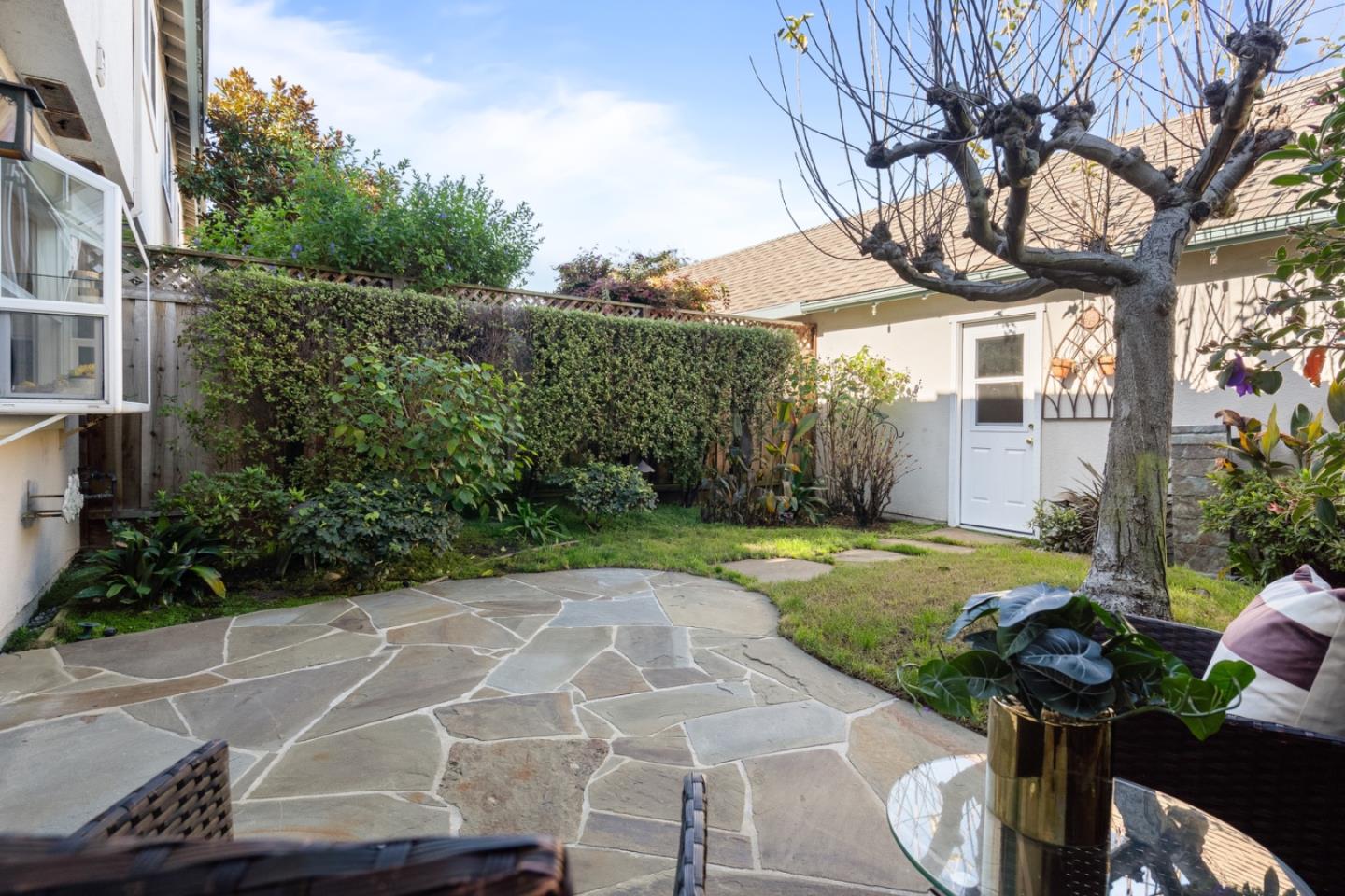 Detail Gallery Image 21 of 51 For 1023 Lark Ln, Foster City,  CA 94404 - 2 Beds | 2/1 Baths