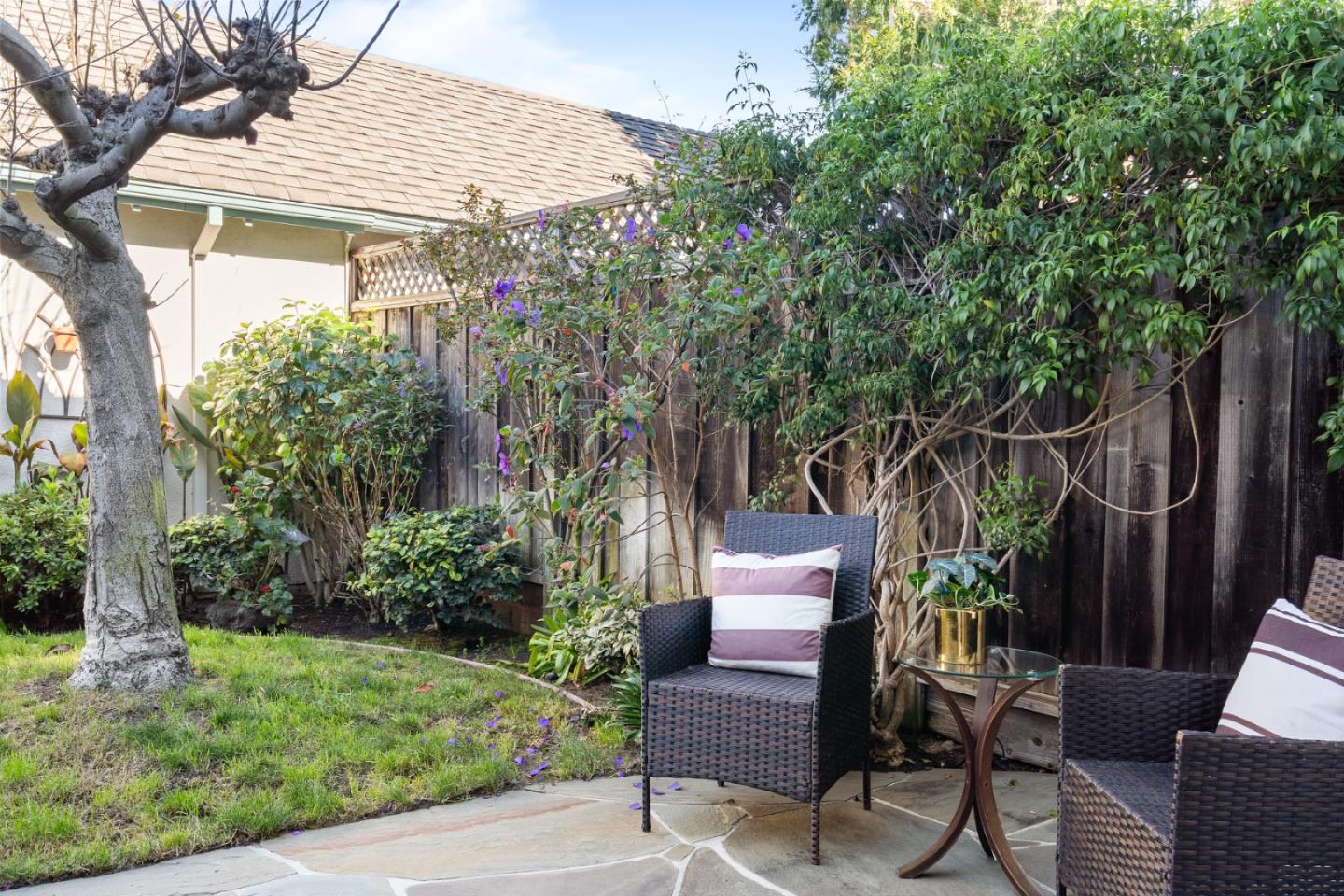 Detail Gallery Image 24 of 51 For 1023 Lark Ln, Foster City,  CA 94404 - 2 Beds | 2/1 Baths