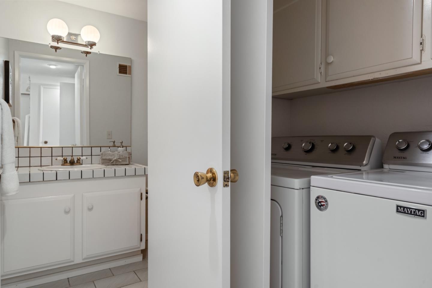 Detail Gallery Image 25 of 51 For 1023 Lark Ln, Foster City,  CA 94404 - 2 Beds | 2/1 Baths