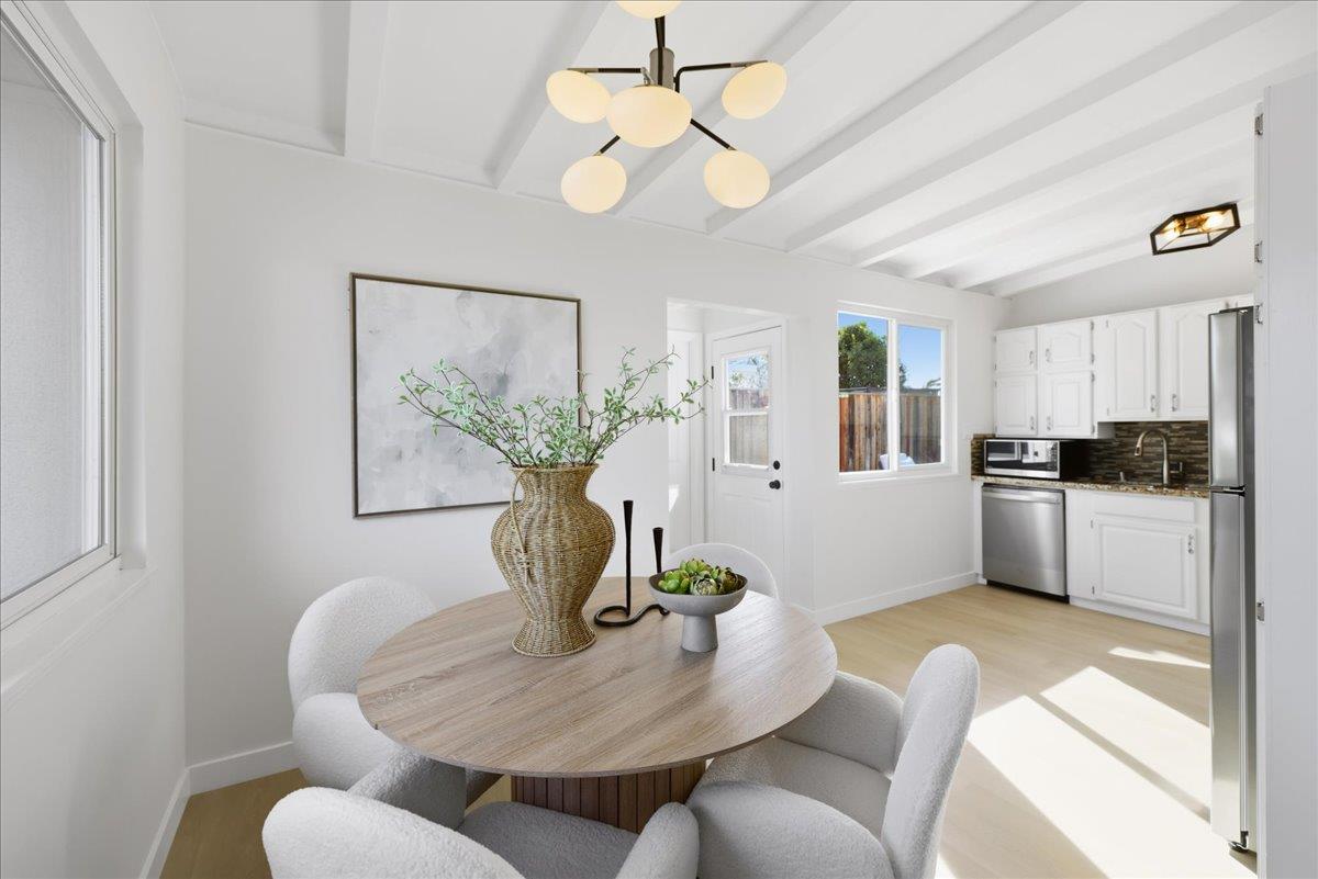 Detail Gallery Image 10 of 46 For 799 Borregas, Sunnyvale,  CA 94085 - 3 Beds | 1 Baths