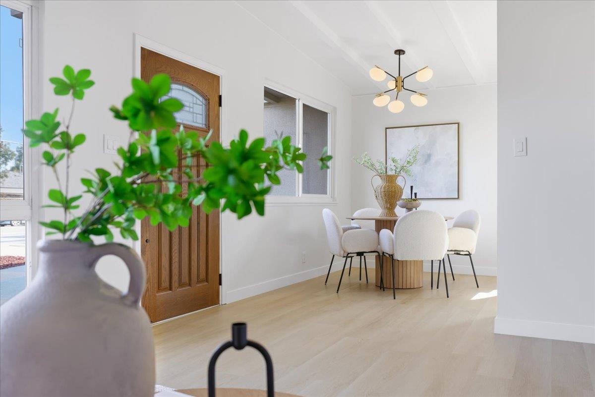 Detail Gallery Image 12 of 46 For 799 Borregas, Sunnyvale,  CA 94085 - 3 Beds | 1 Baths