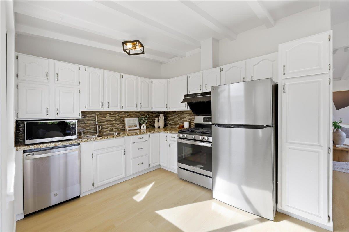 Detail Gallery Image 14 of 46 For 799 Borregas, Sunnyvale,  CA 94085 - 3 Beds | 1 Baths