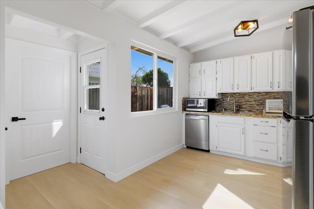 Detail Gallery Image 15 of 46 For 799 Borregas, Sunnyvale,  CA 94085 - 3 Beds | 1 Baths