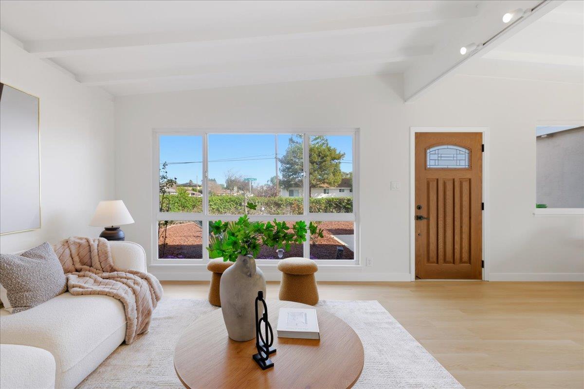 Detail Gallery Image 5 of 46 For 799 Borregas, Sunnyvale,  CA 94085 - 3 Beds | 1 Baths