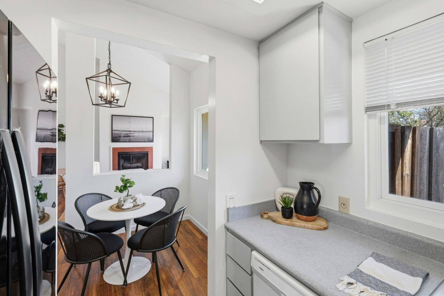 Detail Gallery Image 11 of 36 For 660 Nobel Dr 1e,  Santa Cruz,  CA 95060 - 2 Beds | 1/1 Baths