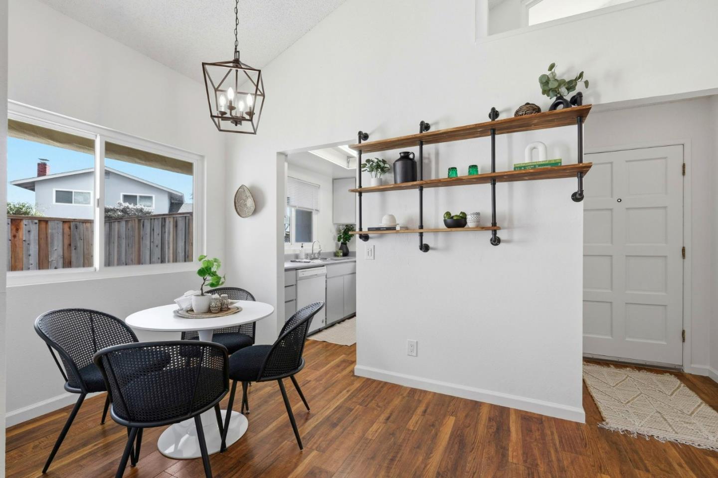 Detail Gallery Image 12 of 36 For 660 Nobel Dr 1e,  Santa Cruz,  CA 95060 - 2 Beds | 1/1 Baths