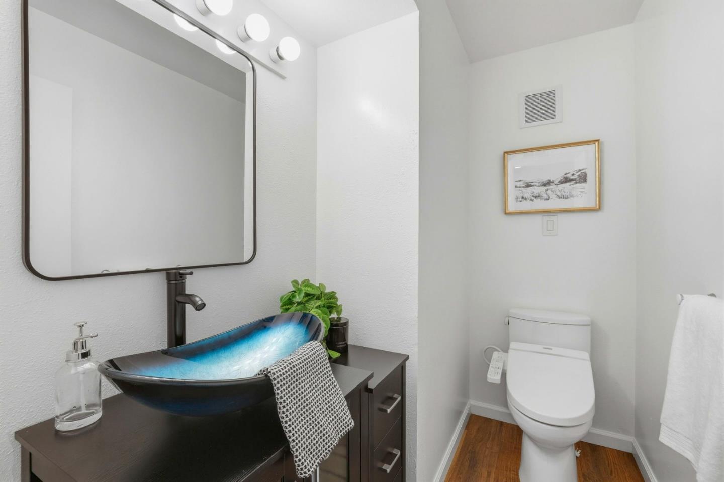 Detail Gallery Image 17 of 36 For 660 Nobel Dr 1e,  Santa Cruz,  CA 95060 - 2 Beds | 1/1 Baths