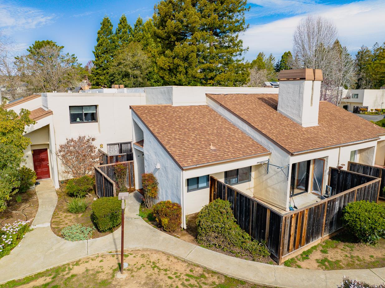 Detail Gallery Image 2 of 36 For 660 Nobel Dr 1e,  Santa Cruz,  CA 95060 - 2 Beds | 1/1 Baths