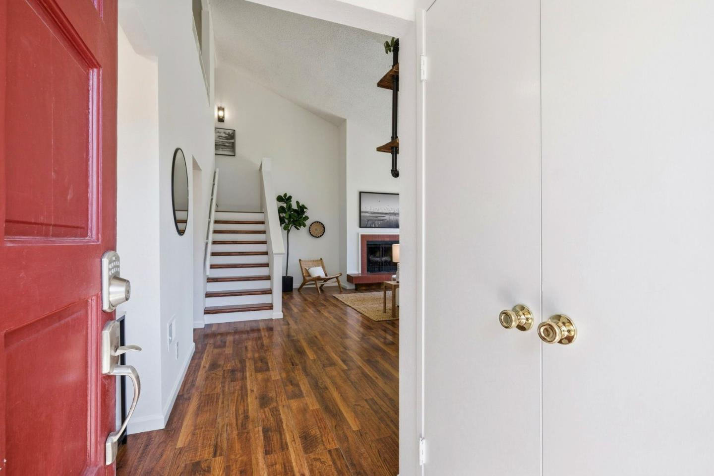 Detail Gallery Image 5 of 36 For 660 Nobel Dr 1e,  Santa Cruz,  CA 95060 - 2 Beds | 1/1 Baths