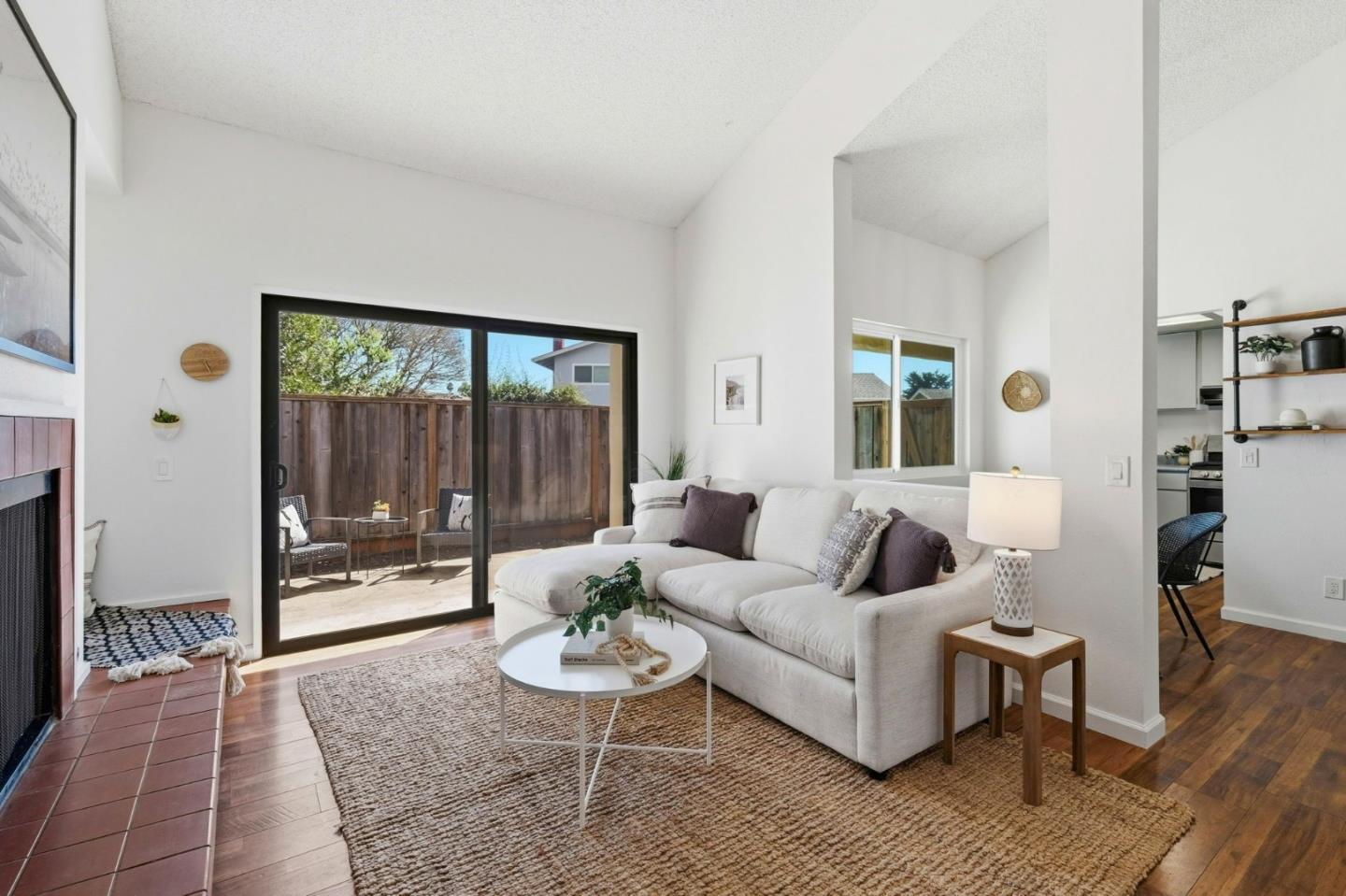 Detail Gallery Image 9 of 36 For 660 Nobel Dr 1e,  Santa Cruz,  CA 95060 - 2 Beds | 1/1 Baths