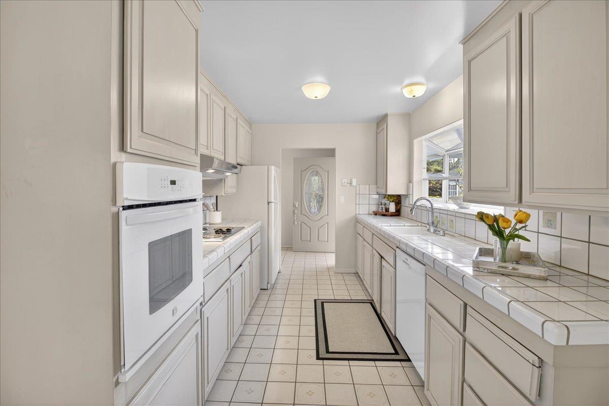 Detail Gallery Image 19 of 46 For 1694 Prescott Ave, Monterey,  CA 93940 - 3 Beds | 2 Baths