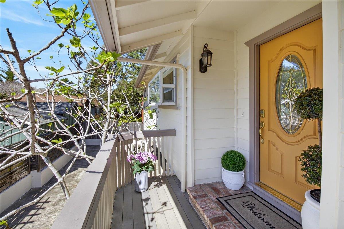 Detail Gallery Image 7 of 46 For 1694 Prescott Ave, Monterey,  CA 93940 - 3 Beds | 2 Baths