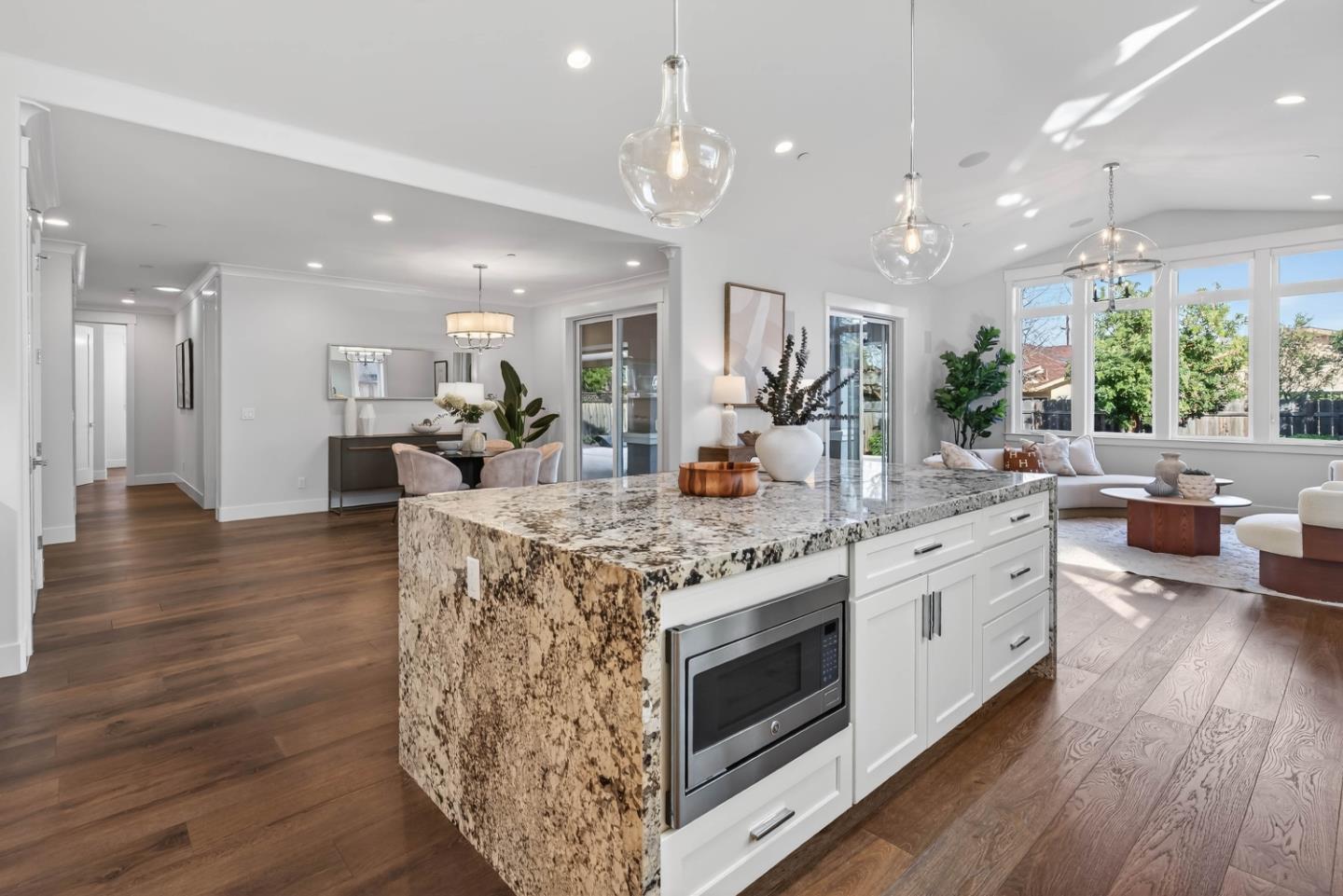 Detail Gallery Image 13 of 50 For 10334 S Tantau Ave, Cupertino,  CA 95014 - 5 Beds | 4/1 Baths