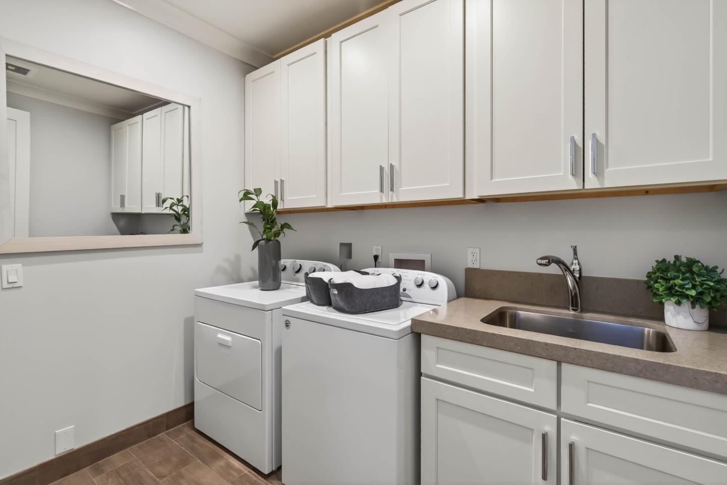 Detail Gallery Image 37 of 50 For 10334 S Tantau Ave, Cupertino,  CA 95014 - 5 Beds | 4/1 Baths