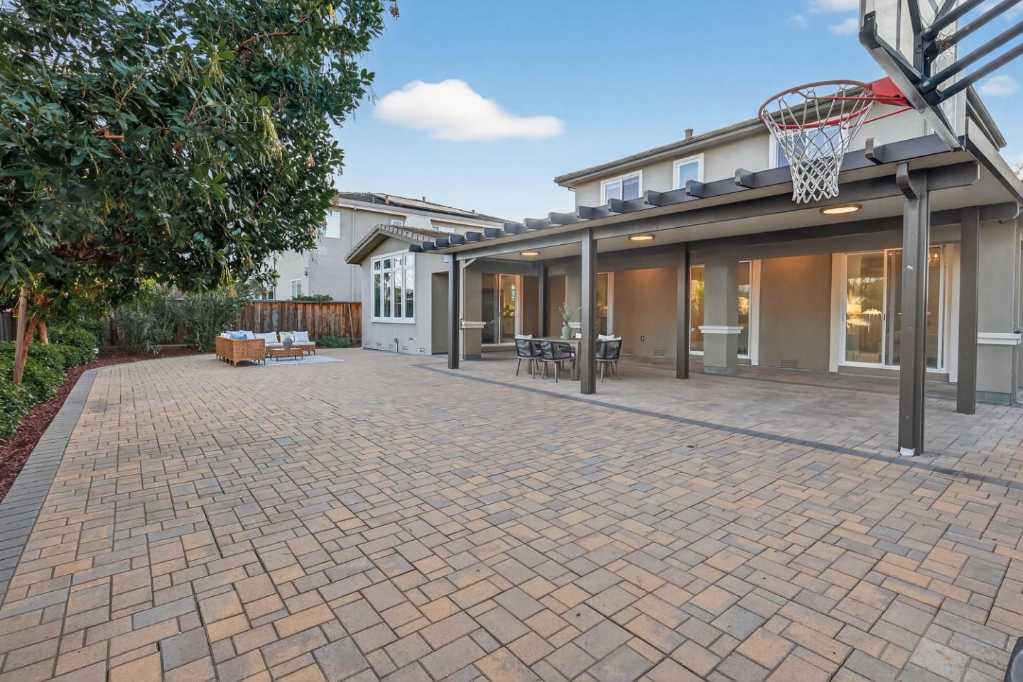 Detail Gallery Image 45 of 50 For 10334 S Tantau Ave, Cupertino,  CA 95014 - 5 Beds | 4/1 Baths