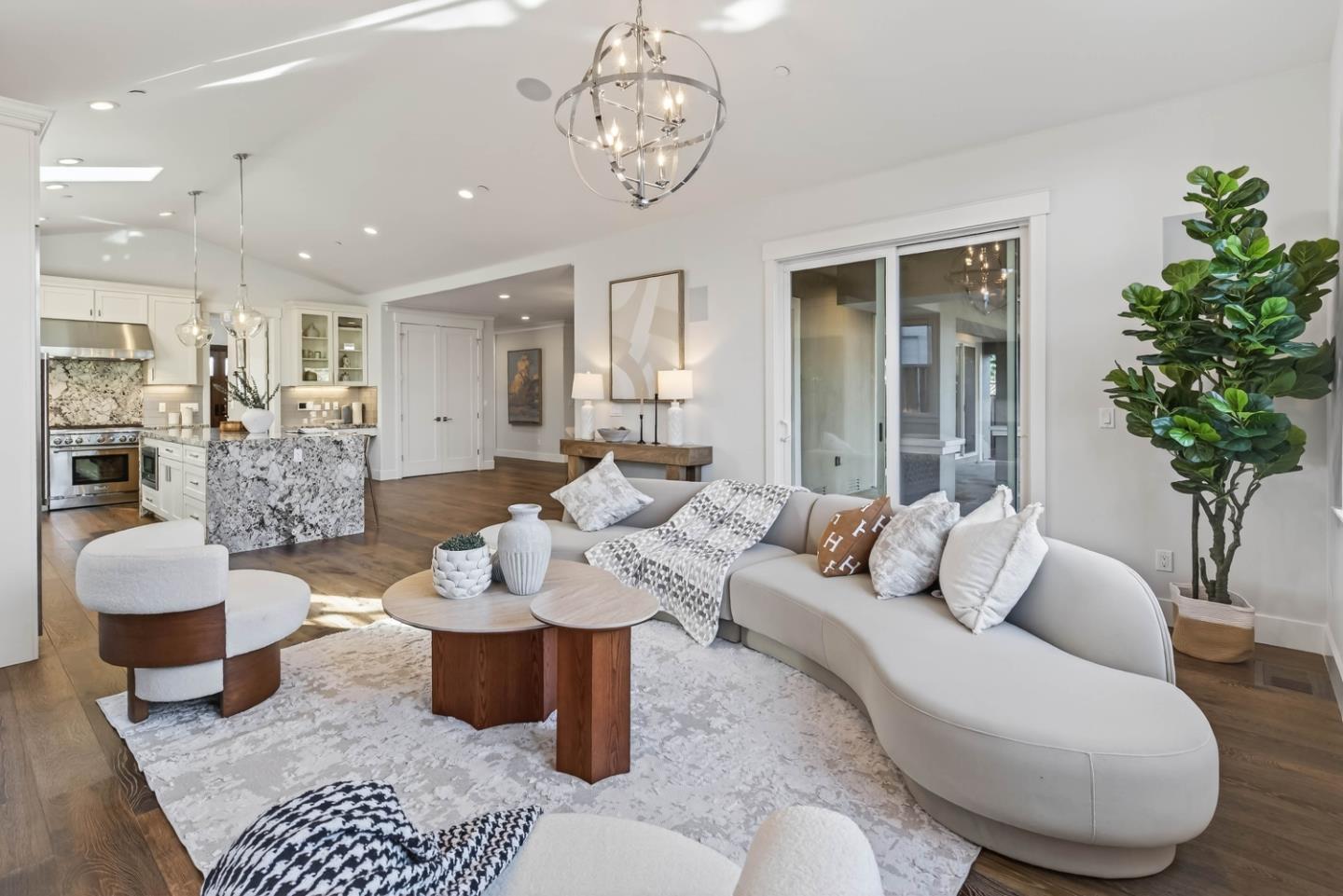 Detail Gallery Image 7 of 50 For 10334 S Tantau Ave, Cupertino,  CA 95014 - 5 Beds | 4/1 Baths